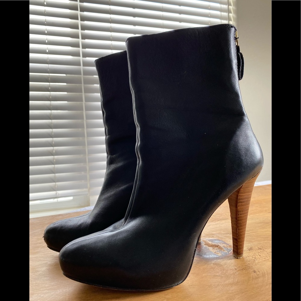 Black leather boots, sexy and comfortable.